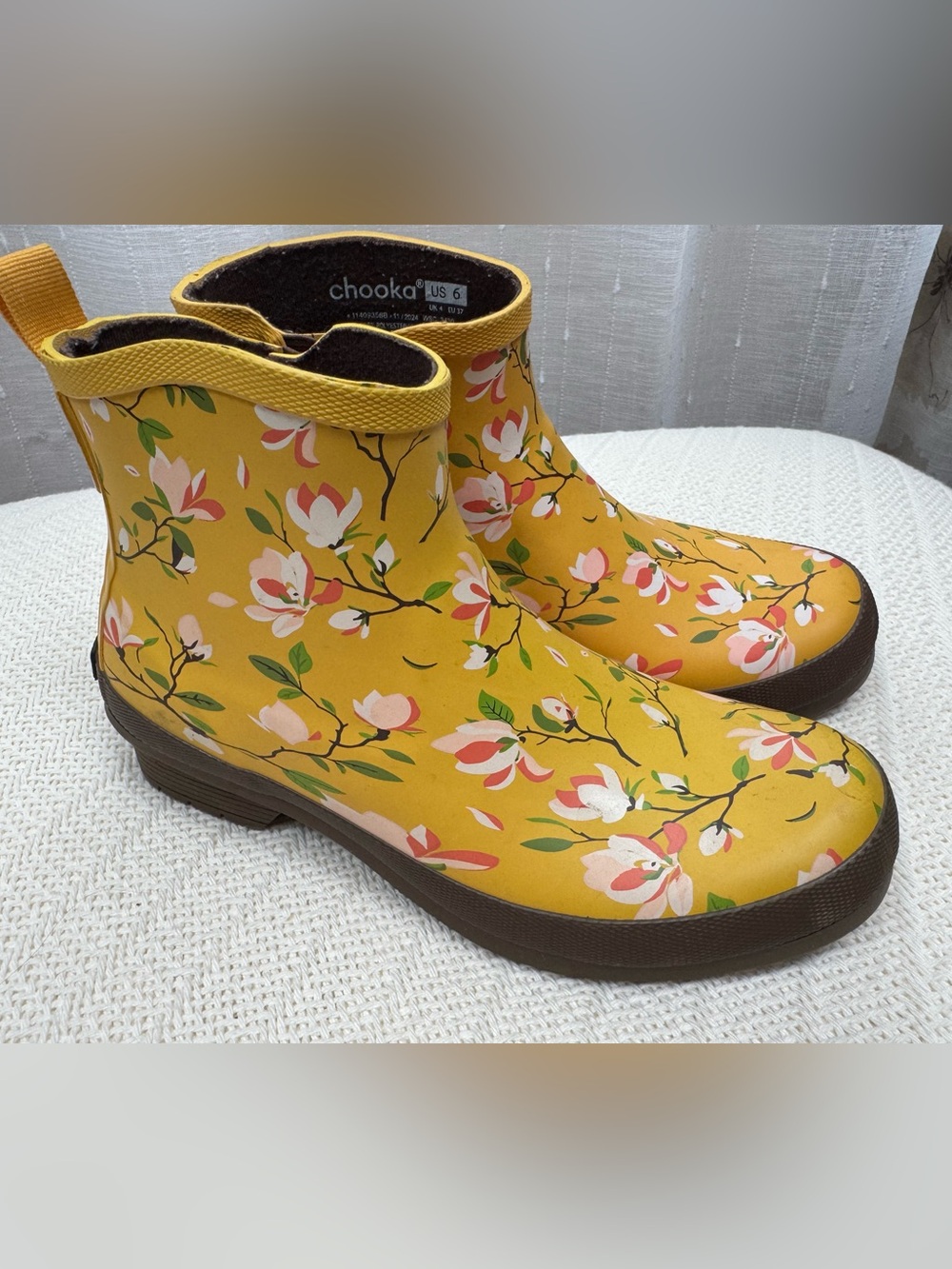 Chooka Women’s Sz 6 Yellow Floral Waterproof Ankle Boots